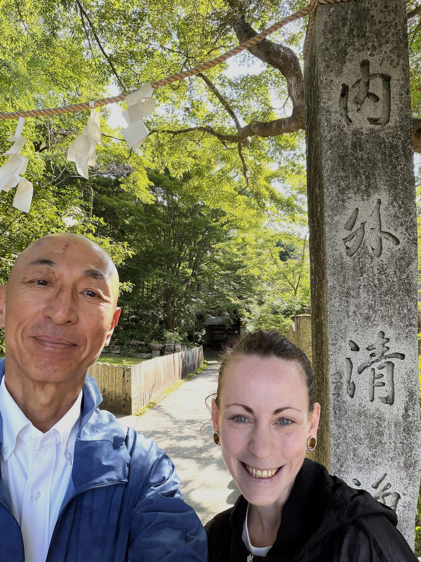 クリス先生、お滝修行デビュー ― 瀧谷不動尊での初行